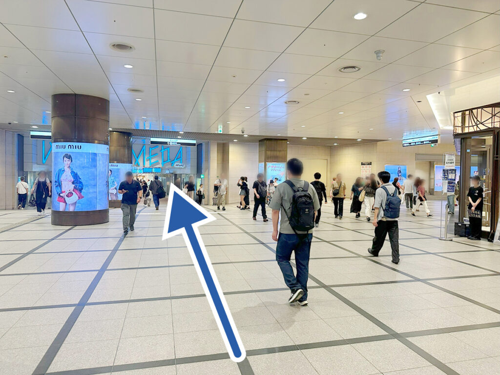 ホワイティ梅田方面への地下通路